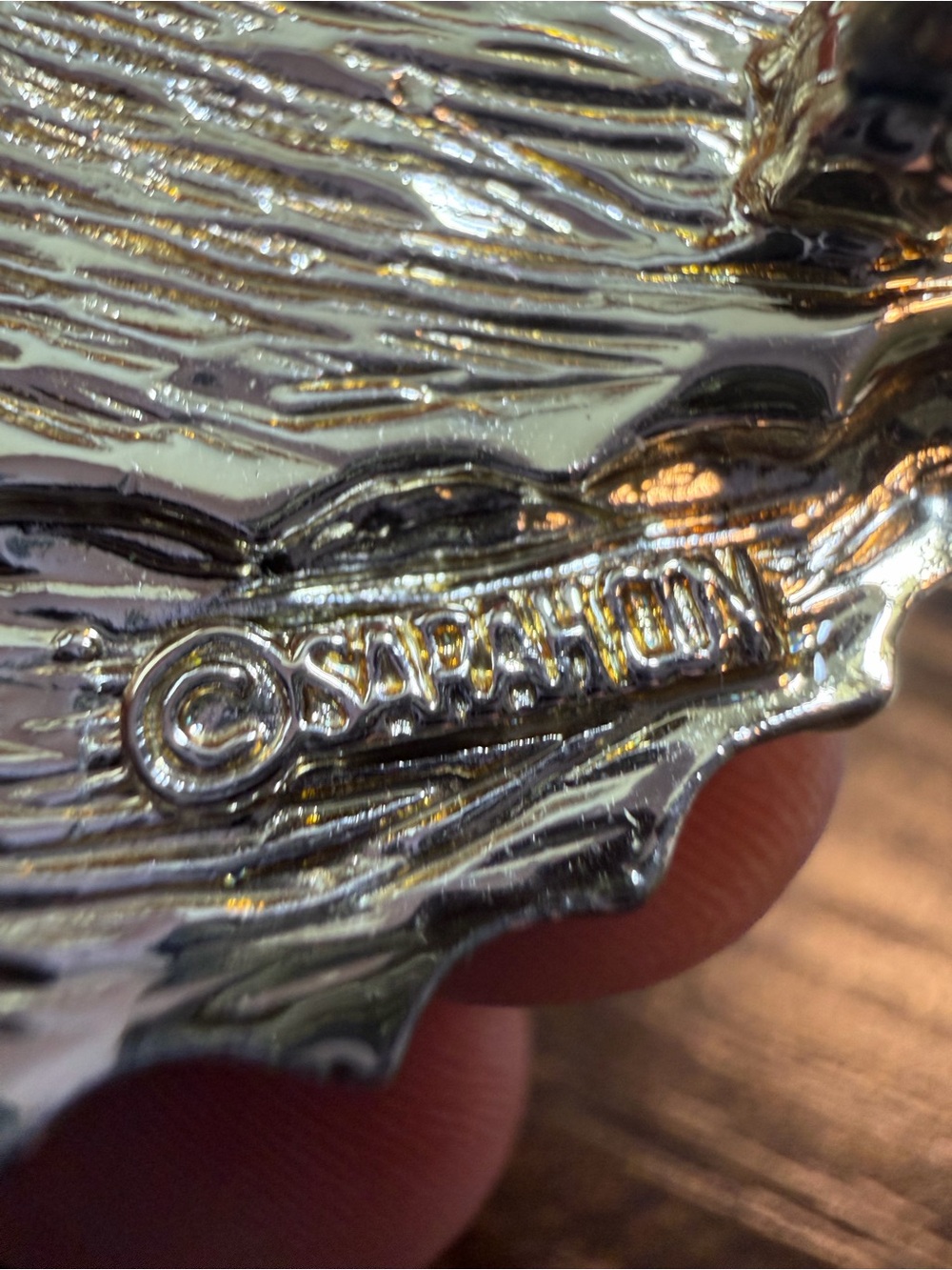 Sarah Coventry Vintage “Wooded Beauty”, Stamped. Gold-Tone Brown Leaf Brooch. - Picture 3 of 5